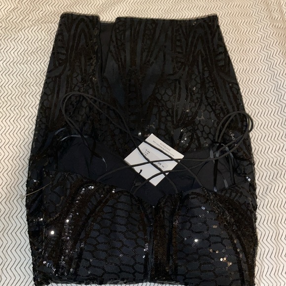 NWT Lumier By Bariano Black Sequin Embellished Midi Dress size 4 - Picture 5 of 6